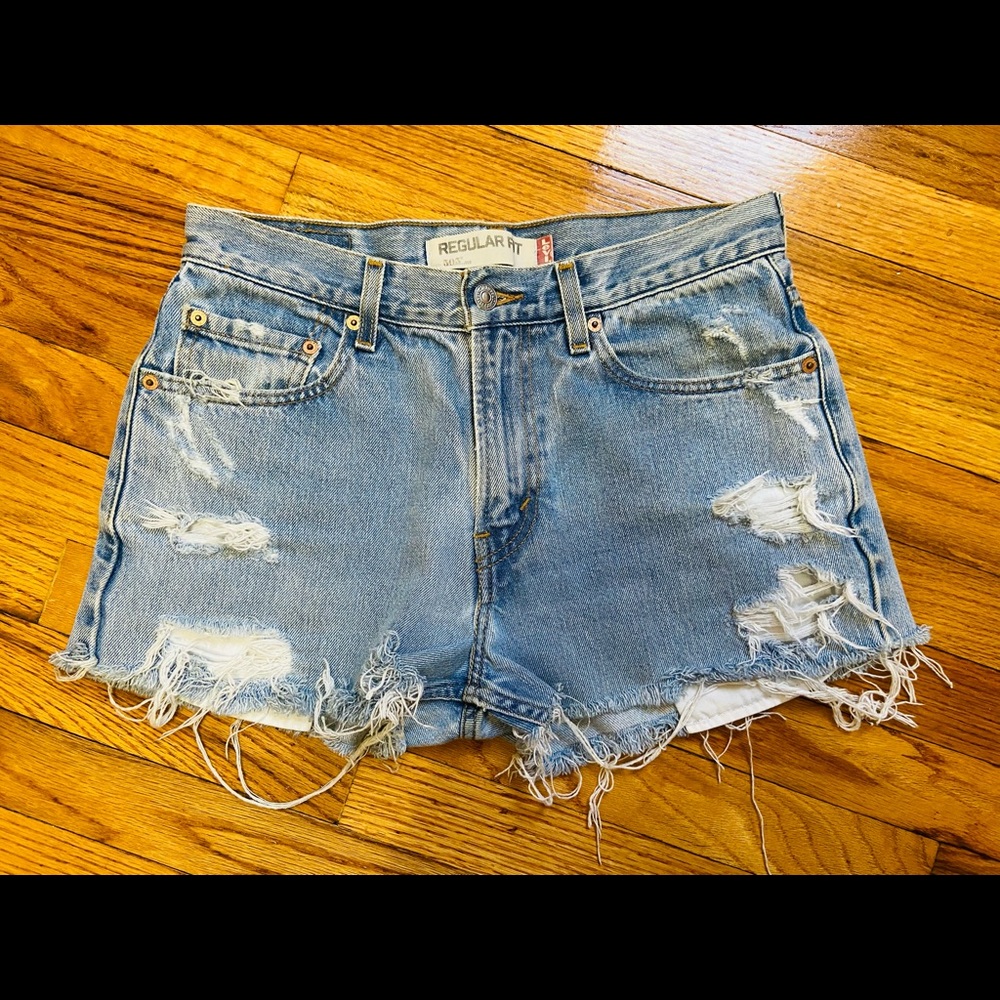 LEVI’S Vintage 505 Cut off Jean shorts